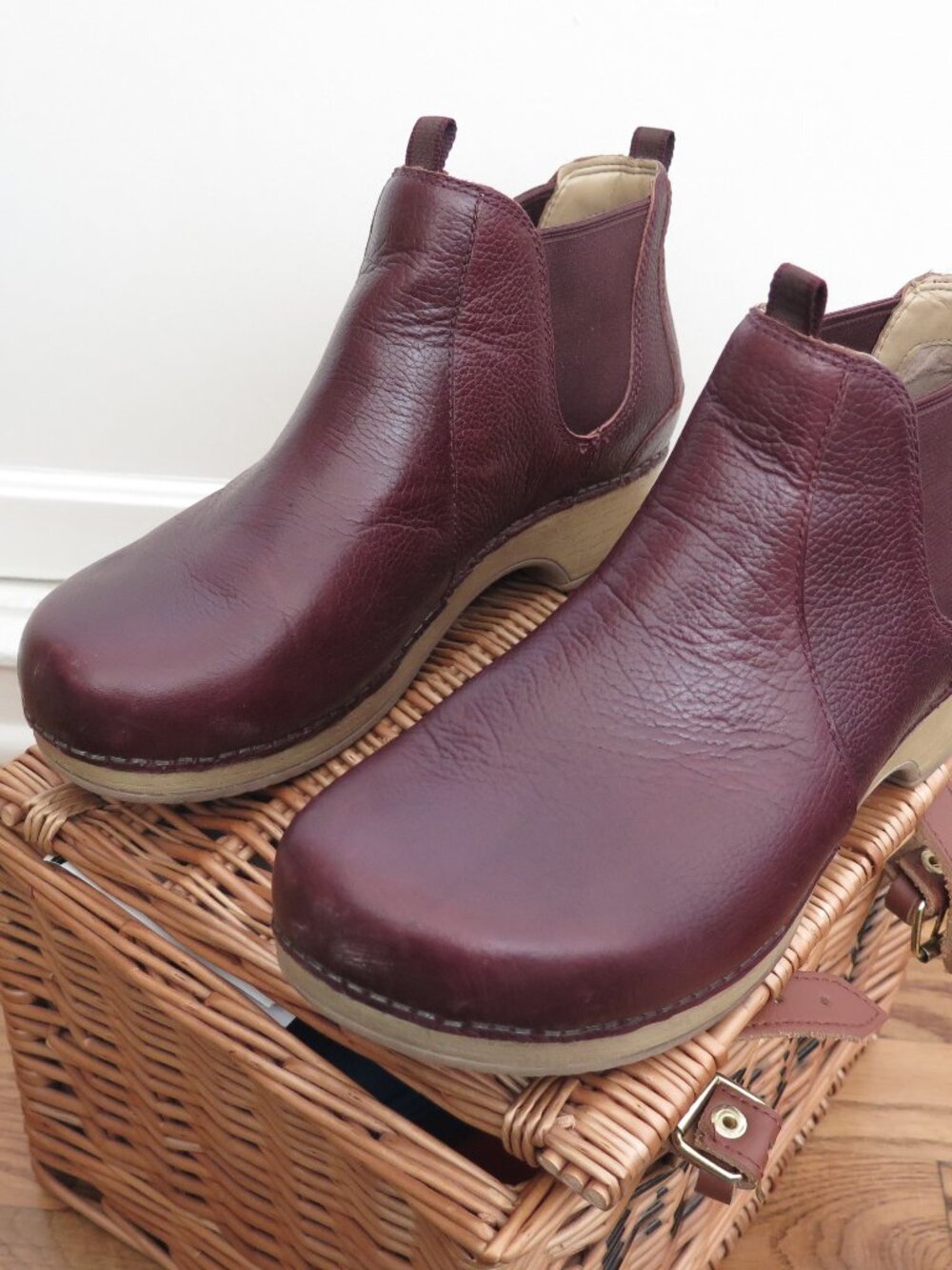 Dansko Becka clog boot size 40 cordovan - Picture 12 of 12